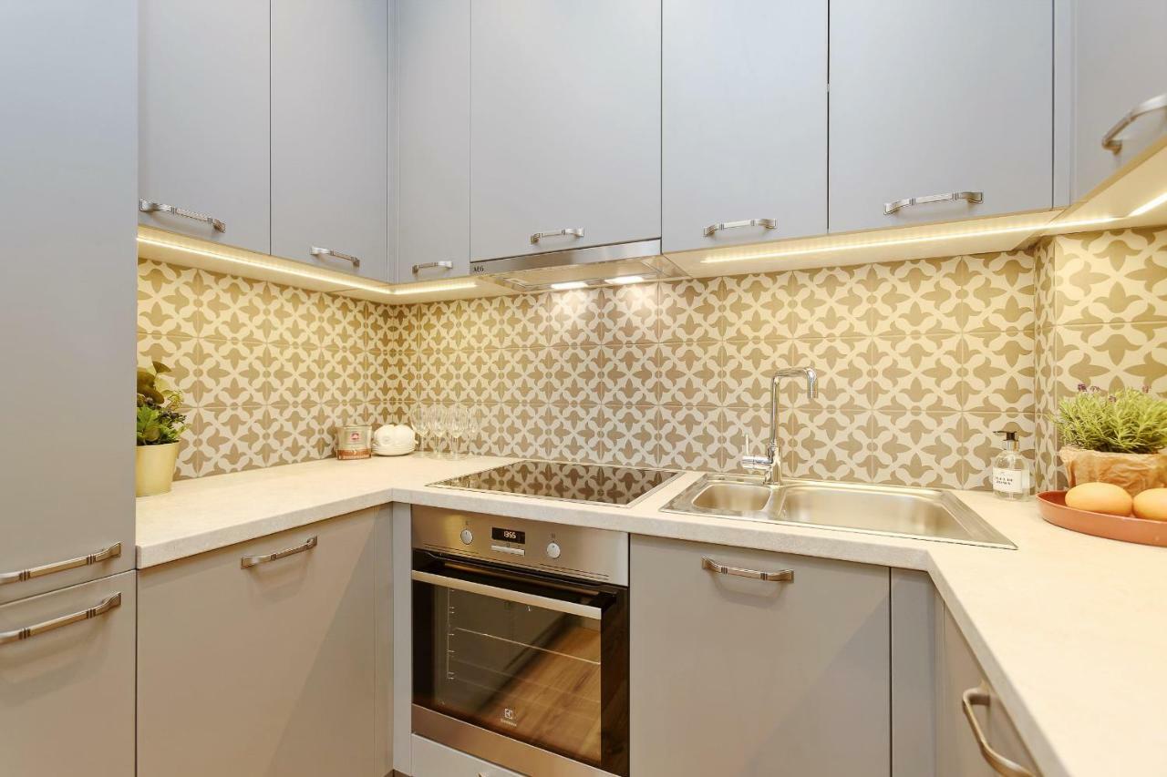 Dzirnavu Residense Apartment Riga Exterior photo